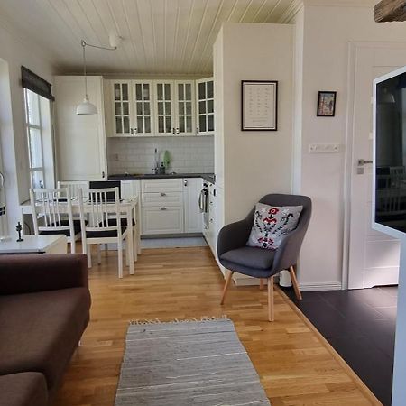Mysig Stuga Med Sjoetomt, Naera Jaervsoebacken Exteriér fotografie