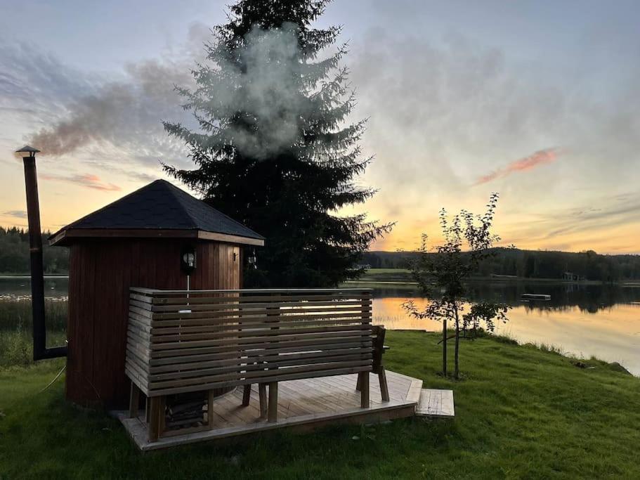 Mysig Stuga Med Sjoetomt, Naera Jaervsoebacken Exteriér fotografie