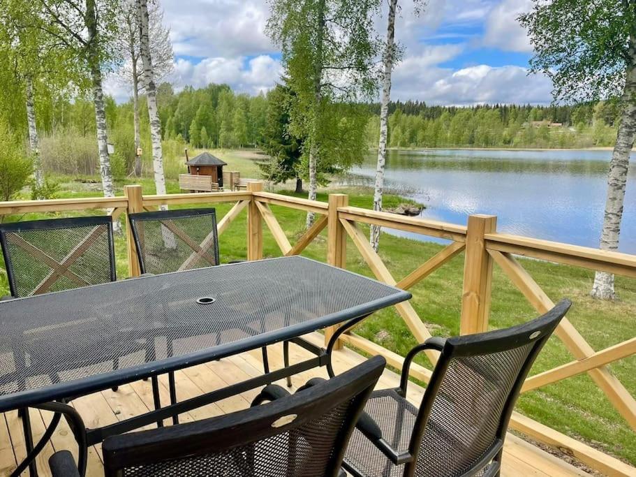 Mysig Stuga Med Sjoetomt, Naera Jaervsoebacken Exteriér fotografie