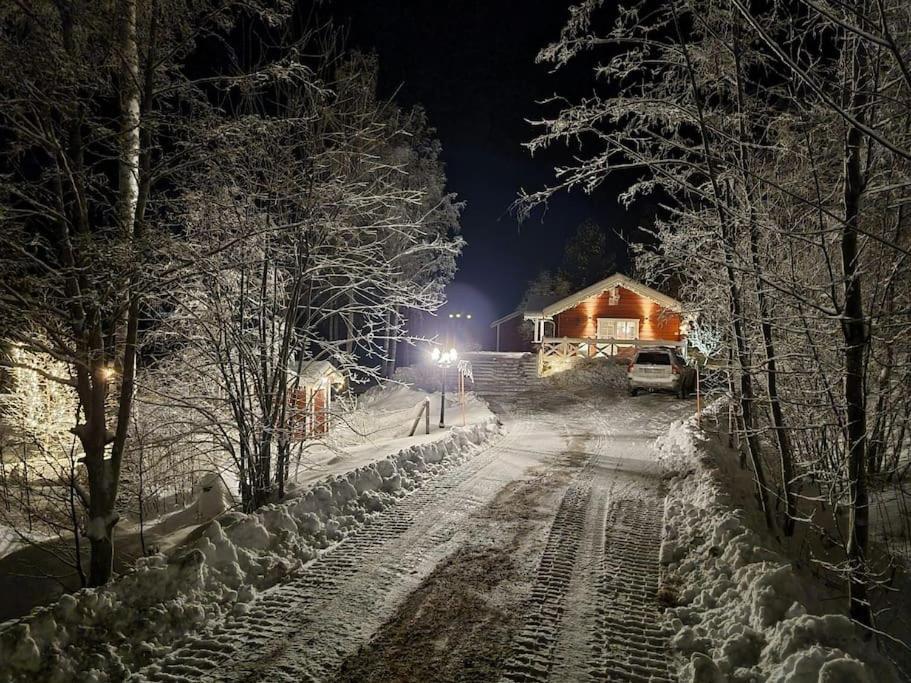 Mysig Stuga Med Sjoetomt, Naera Jaervsoebacken Exteriér fotografie