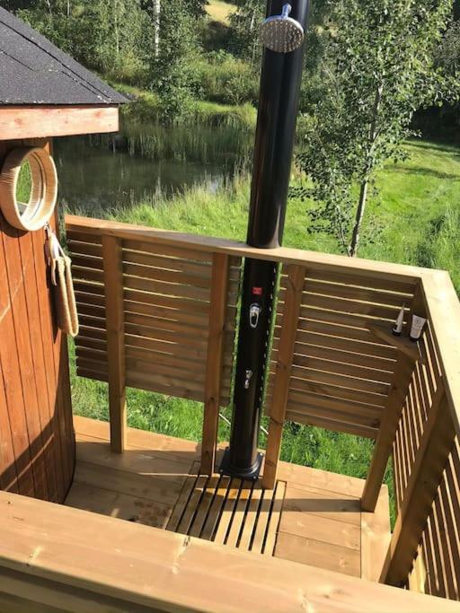 Mysig Stuga Med Sjoetomt, Naera Jaervsoebacken Exteriér fotografie